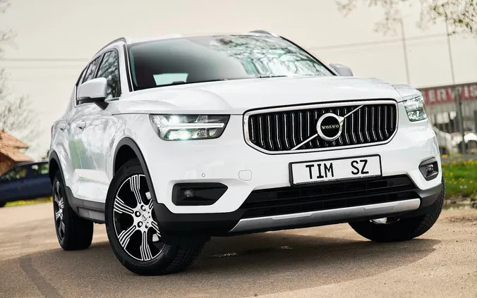 volvo mazowieckie Volvo XC 40 cena 106800 przebieg: 109000, rok produkcji 2019 z Ropczyce